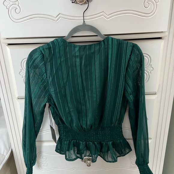 cute top - Picture 2 of 3